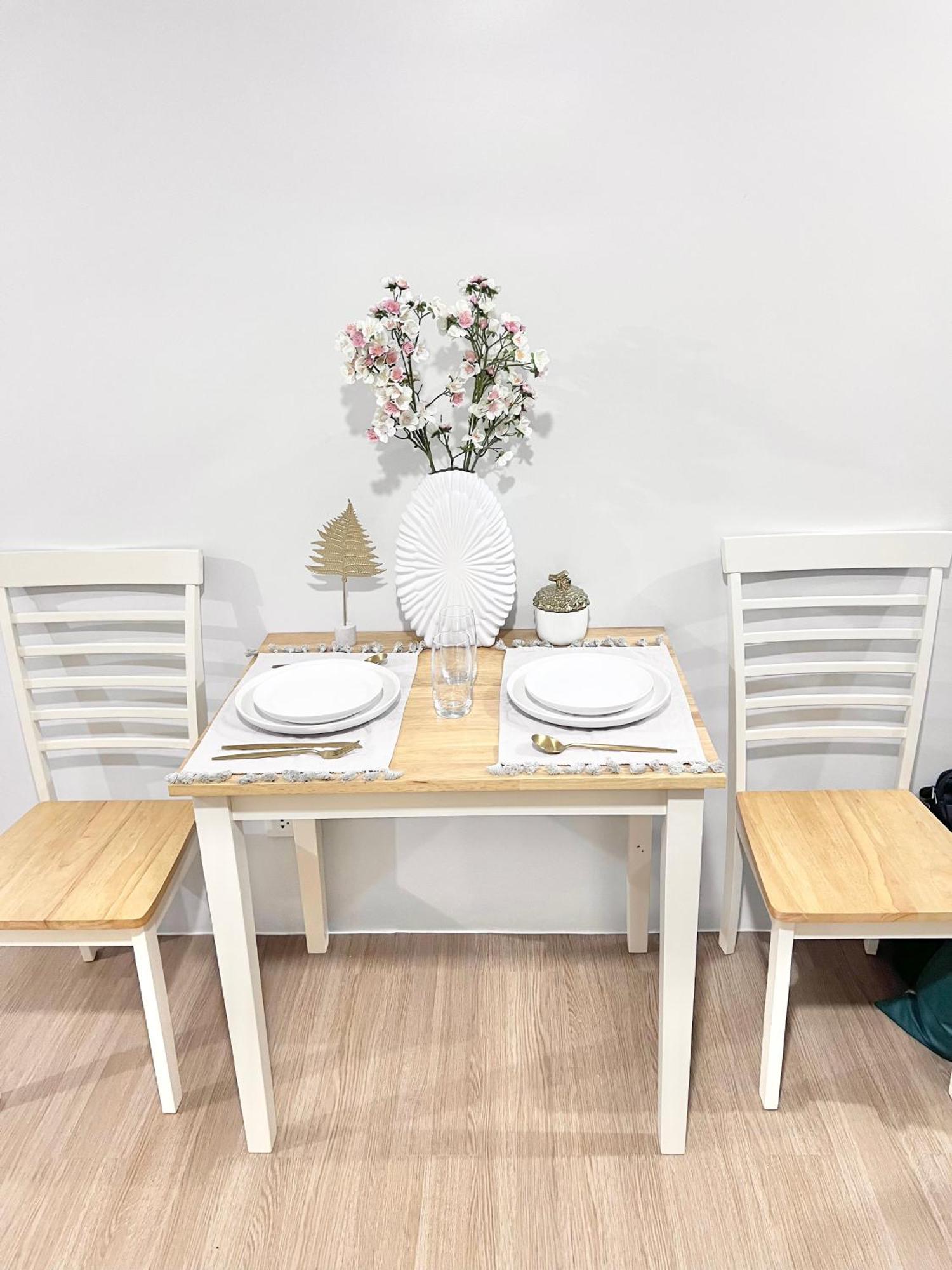 Crown Asia Tagaytay City Екстериор снимка