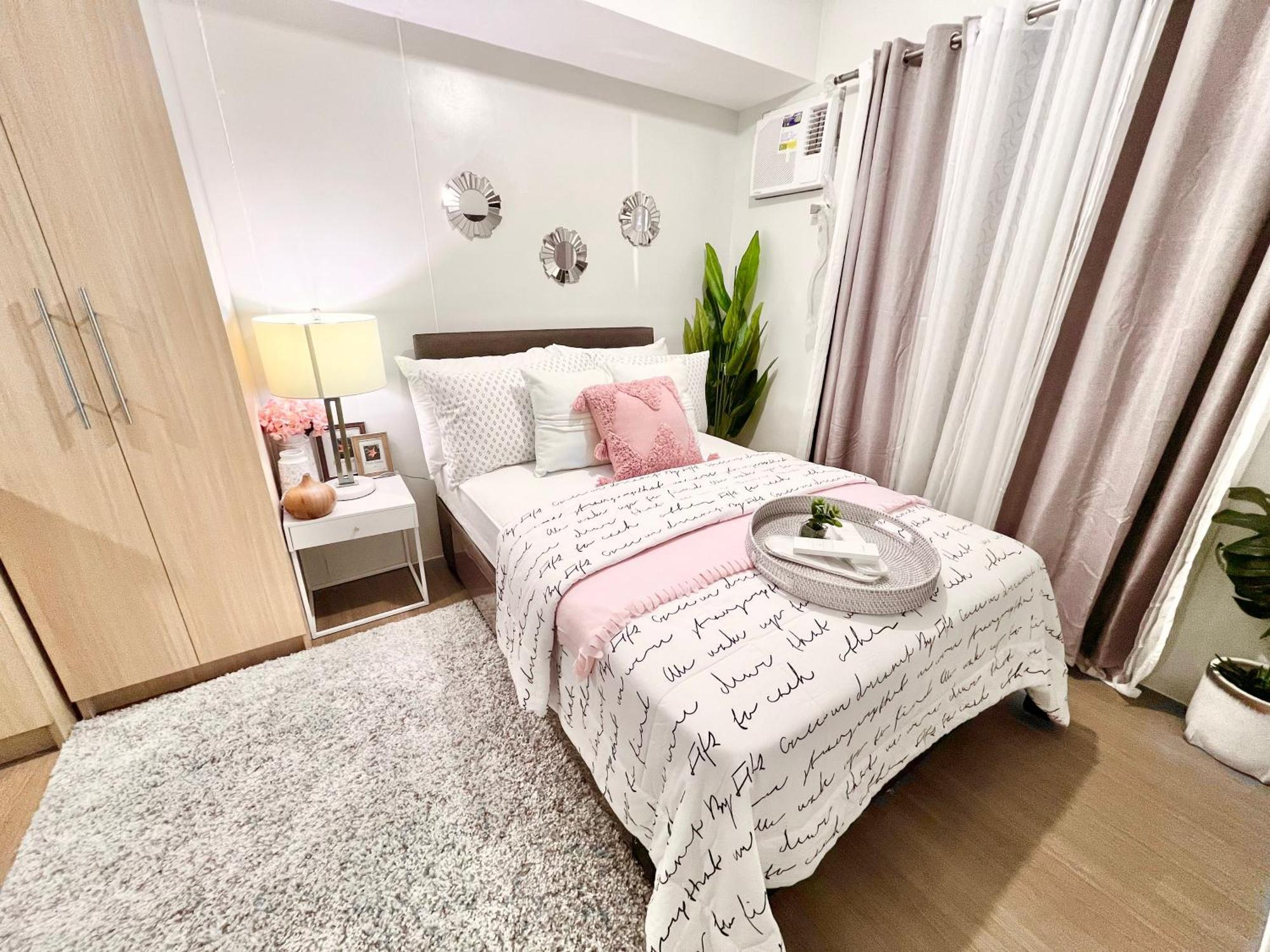 Crown Asia Tagaytay City Екстериор снимка
